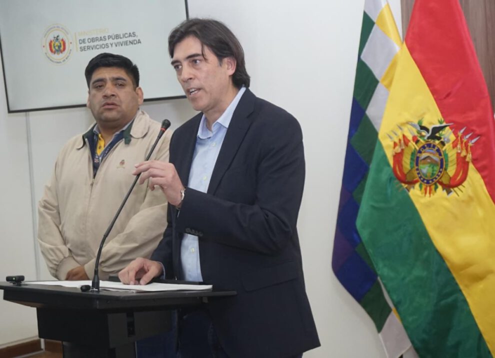 Ministro de Obras Públicas defiende el Decreto Supremo 5503