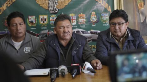 paro indefinido choferes en Bolivia