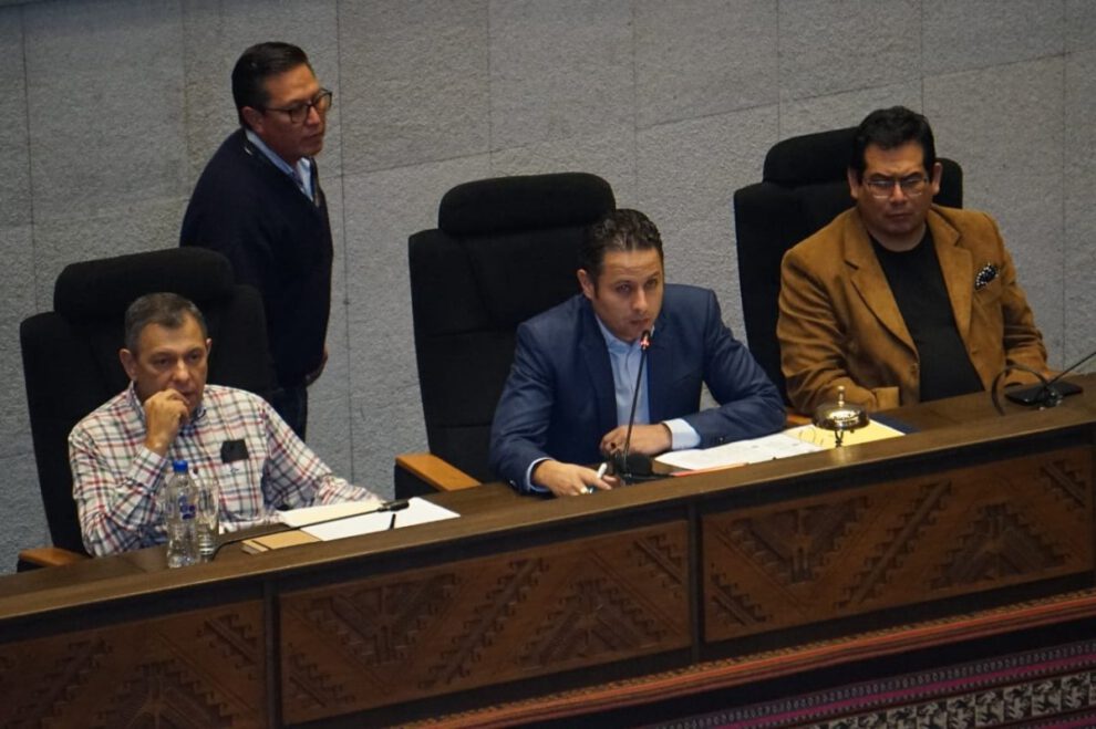 Edmand Lara es calificado como dictatorial