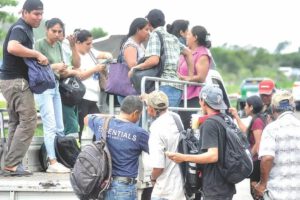 Caos en Santa Cruz por paro urbano