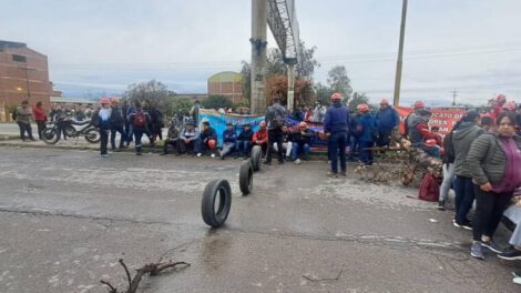 Bloqueo en Cochabamba contra decreto 5503