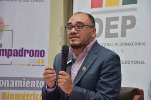 Nuevo padrón electoral biométrico bajo Gustavo Ávila
