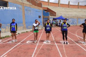 Festival atlético en Huanuni