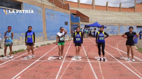 Festival atlético en Huanuni