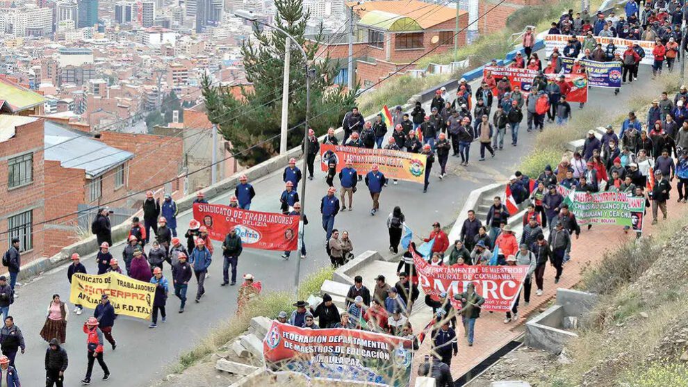 Movilizaciones contra subvención a combustibles en La Paz