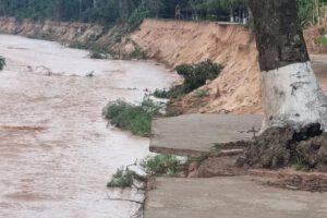 Alerta roja por desbordes en siete departamentos