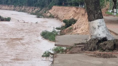 Alerta roja por desbordes en siete departamentos