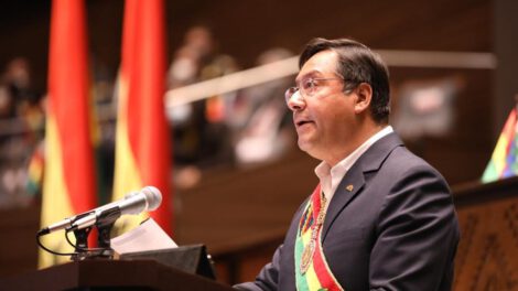 Ahorro de combustibles para pagar deuda de $us 600 millones dejada por Luis Arce