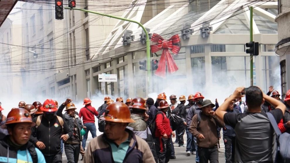 Mineros asalariados aceptan diálogo con el Gobierno