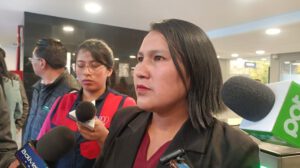 Senadora Pachacute critica decreto 5503