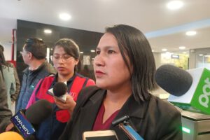 Senadora Pachacute critica decreto 5503