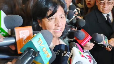 Claudia Bilbao cuestiona a la COB por su inacción