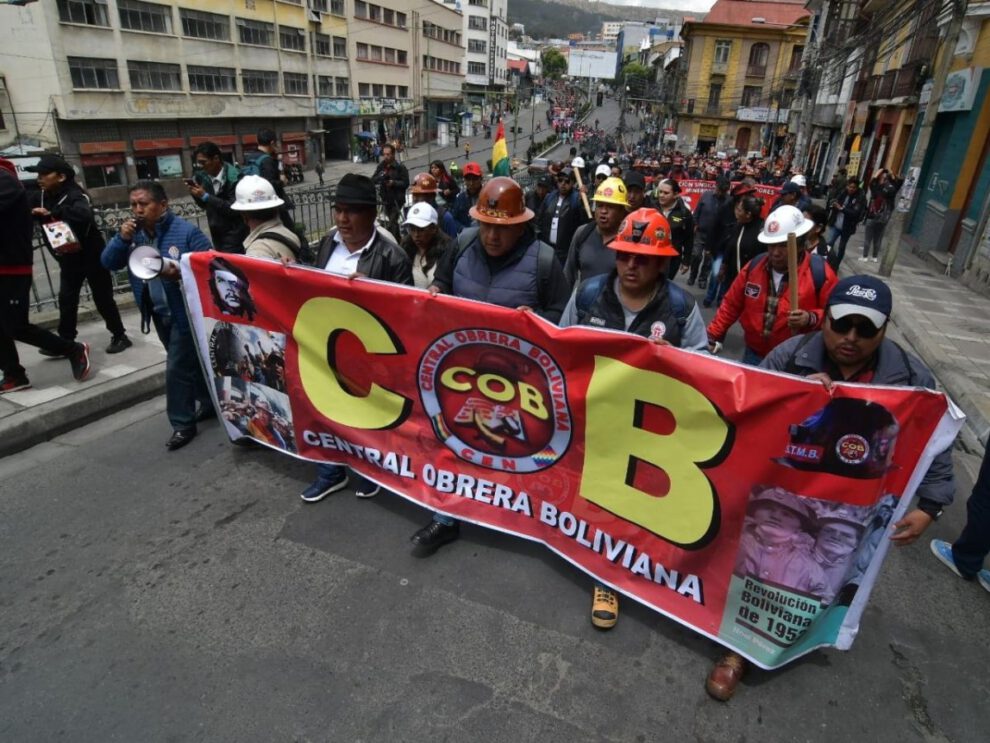 Mineros asalariados movilización en contra del Decreto Supremo N° 5503