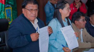 Acuerdo tarifario transitorio firmado entre Alcaldía y choferes en El Alto