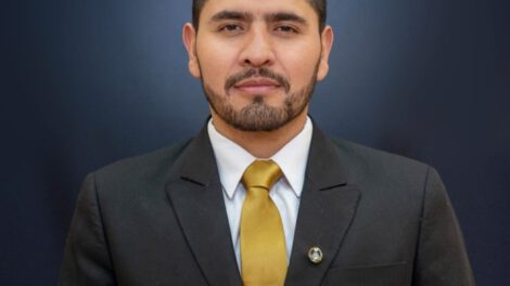 Dennis Favio Vargas Carreño referente en auditoría en Oruro
