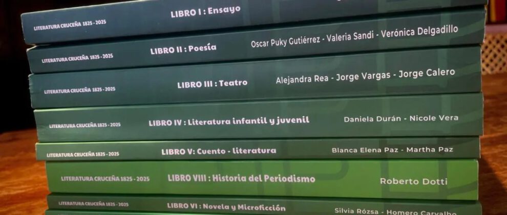 Escritores cruceños exigen pago por libros del Bicentenario