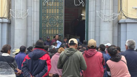 Pago de impuestos municipales en Oruro