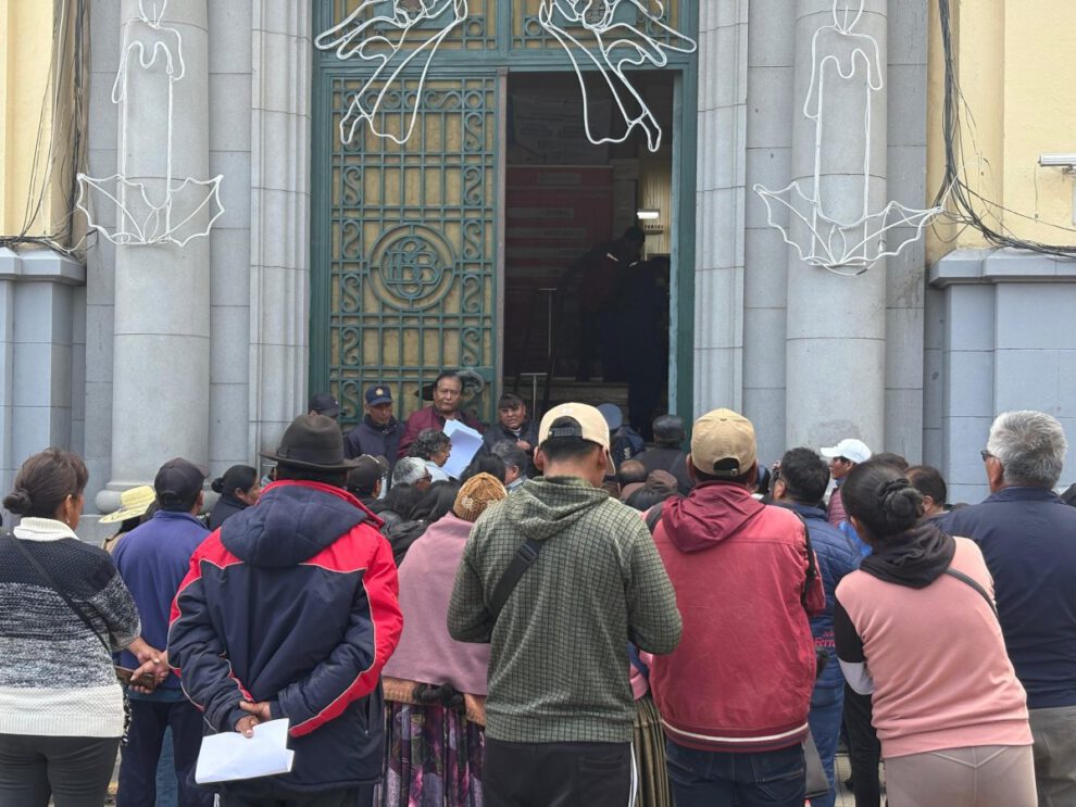 Pago de impuestos municipales en Oruro