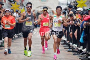 Héctor Garibay en la Carrera San Silvestre
