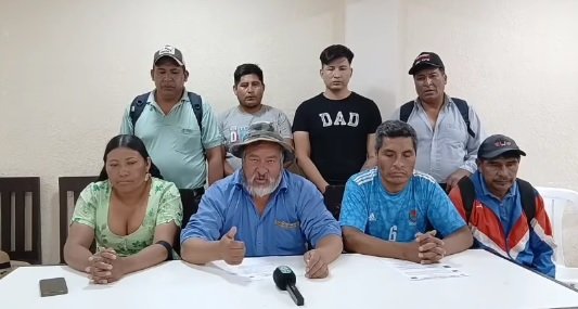 Marcha de la COB con Feliciano Vegamonte y dirigentes evistas