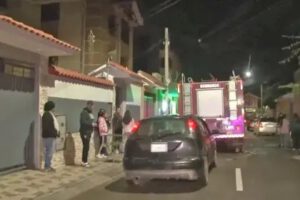 Incendio en Cochabamba afectó a una persona por humo