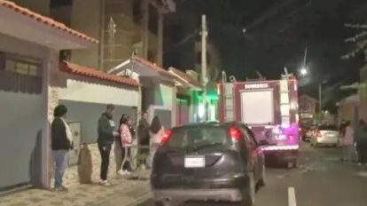 Incendio en Cochabamba afectó a una persona por humo
