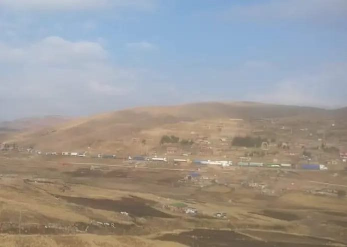 Bloqueos en carretera interrumpen tránsito entre Cochabamba, Oruro y La Paz