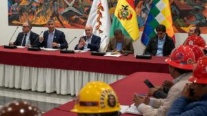 Gobierno y COB en diálogo sobre el Decreto Supremo 5503