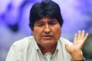 Evo Morales en la denuncia presentada por presuntos delitos de trata y tráfico