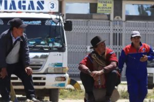 Pérdidas económicas por bloqueos en carreteras en Bolivia