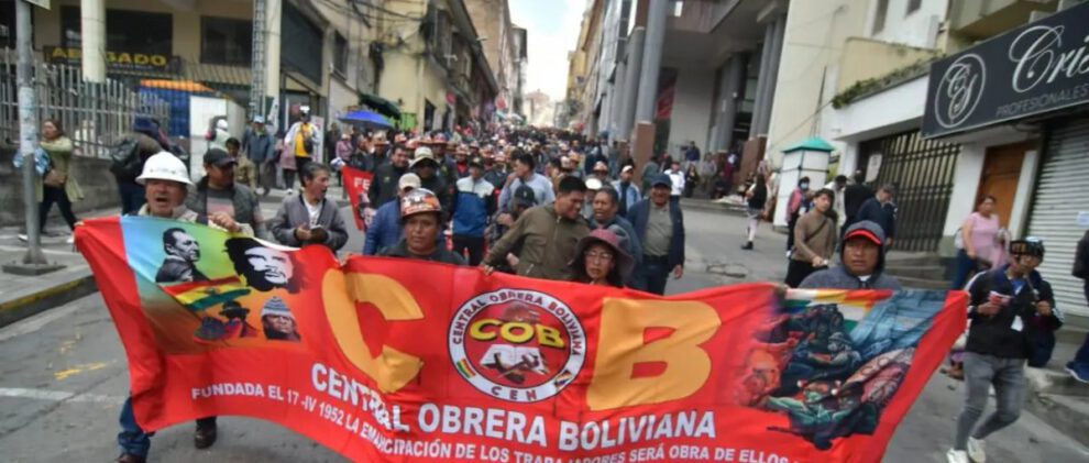 Gobierno y COB en diálogo sobre movilizaciones