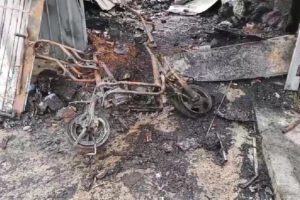 Incendio en barrio cruceño deja una víctima fatal