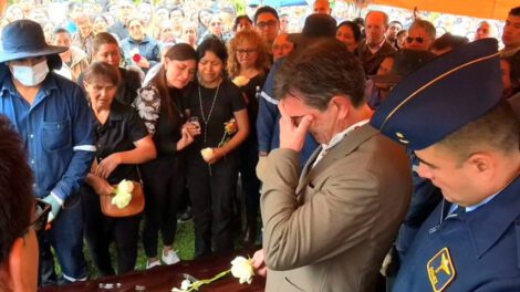 Presidente Paz rinde homenaje a colaborador fallecido en Tarija