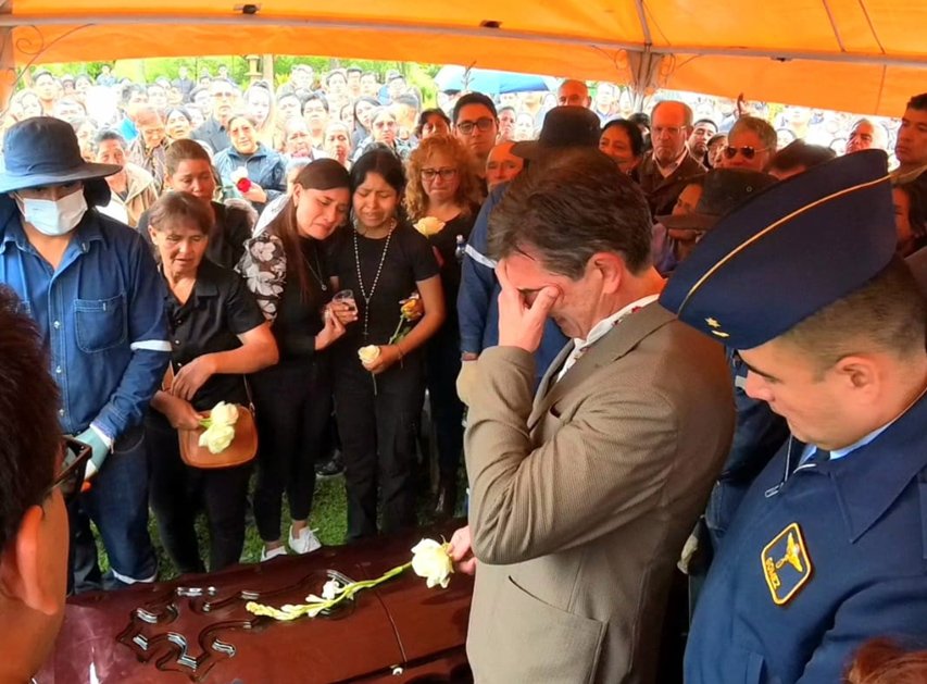 Presidente Paz rinde homenaje a colaborador fallecido en Tarija