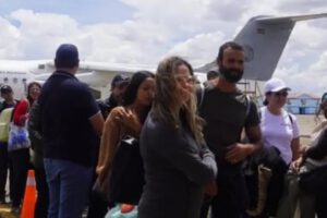 Gobierno rescata a turistas en Uyuni