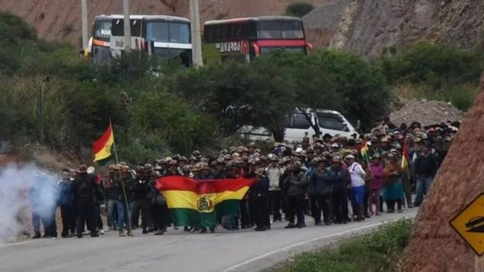 Bloqueos en Cochabamba por acuerdo ignorado