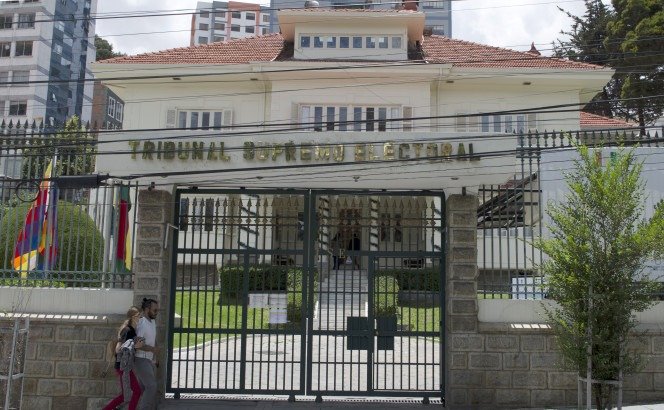 Sustitución de candidaturas inhabilitadas para elecciones subnacionales