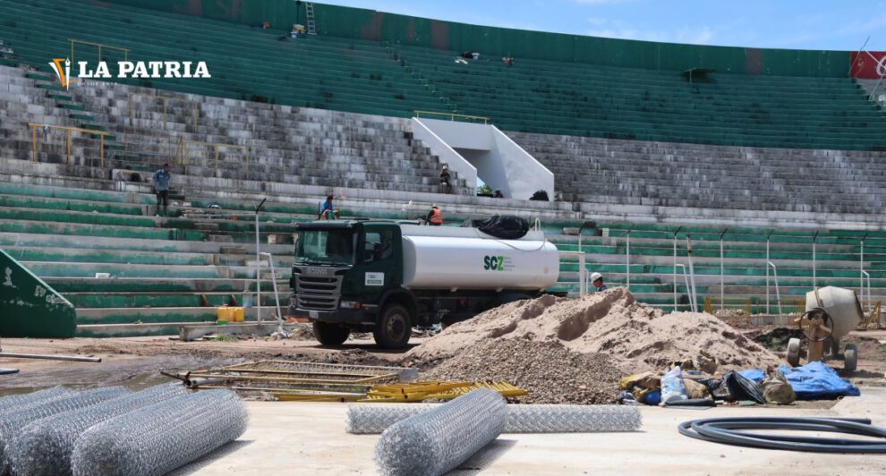 Bolivia y México en estadio en obras