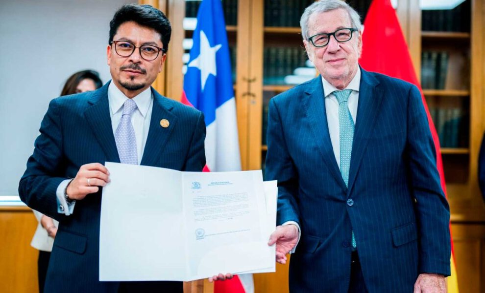 Bolivia y Chile cooperación en turismo y conectividad aérea