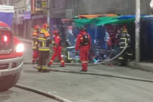 Incendio en Oruro provocado por falla eléctrica