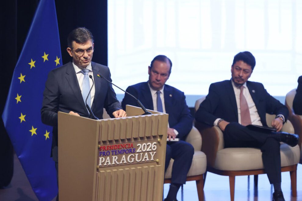 Rodrigo Paz asiste en Paraguay a la firma del Acuerdo Mercosur - Unión Europea