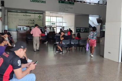 paro de trabajadores de salud en Santa Cruz
