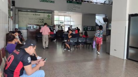 paro de trabajadores de salud en Santa Cruz