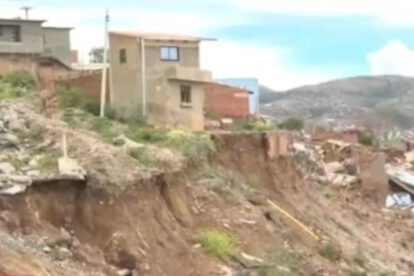 Derrumbe de viviendas en Cochabamba
