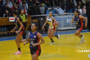 Alemán le quita el invicto a Universitario en la Libofem