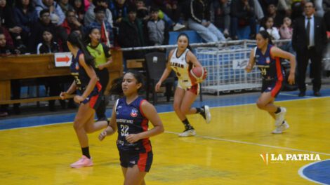 Alemán le quita el invicto a Universitario en la Libofem