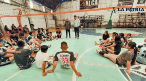 Clínica de Voleibol del Club Atlético Nacional de Oruro