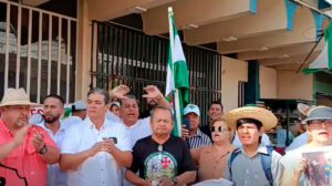 Vigilia en protesta por avasallamientos en Santa Cruz