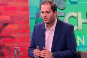 Sello rojo contra Armin Dorgathen