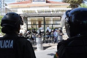 Amparo contra cancelación de ADN en Santa Cruz